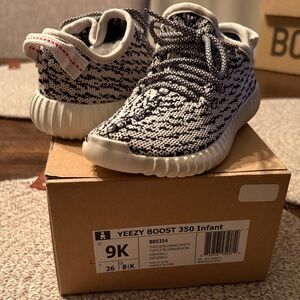 Adidas Yeezy Boost 350 Infant Sneakers - Black and White